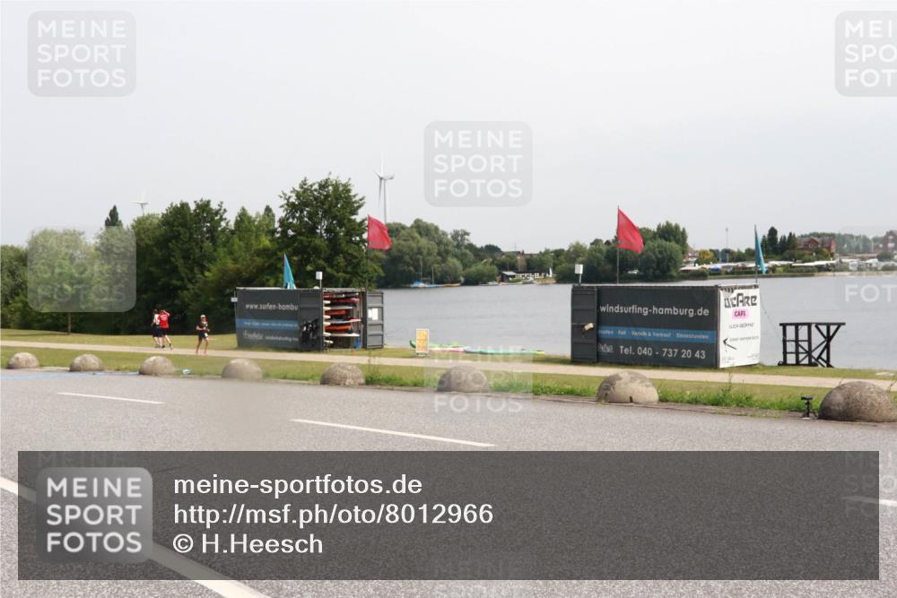 15.06.2025 - 27. Vierlanden-Triathlon H.Heesch http://msf.ph/oto/8012966 15.06.2025 11:08:46 Radfahren 495, 619 meine-sportfotos.de
