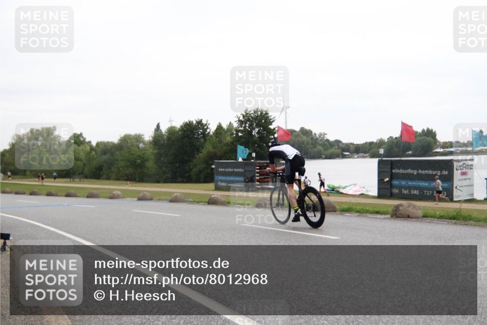 21.06.2025 - 27. Vierlanden-Triathlon H.Heesch http://msf.ph/oto/8012968 15.06.2025 13:27:01 Radfahren 1233, 1242 meine-sportfotos.de