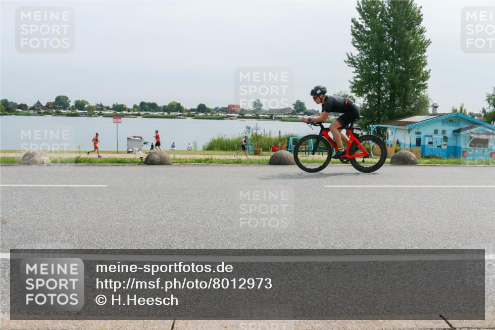 15.06.2025 - 27. Vierlanden-Triathlon H.Heesch http://msf.ph/oto/8012973 15.06.2025 11:08:30 Radfahren 722, 727, 738 meine-sportfotos.de