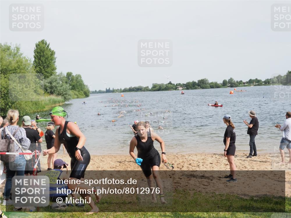 21.06.2025 - 27. Vierlanden-Triathlon MichiJ http://msf.ph/oto/8012976 15.06.2026 10:15:12 Schwimmen 480, 507, 555, 587, 597, 635 meine-sportfotos.de