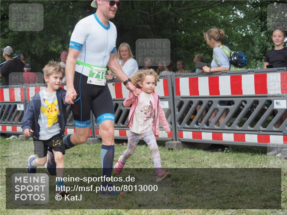 21.06.2025 - 27. Vierlanden-Triathlon KatJ http://msf.ph/oto/8013000 15.06.2025 13:09:51 Ziel 61, 716 meine-sportfotos.de