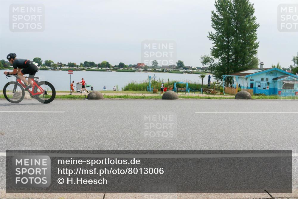 15.06.2025 - 27. Vierlanden-Triathlon H.Heesch http://msf.ph/oto/8013006 15.06.2025 11:08:30 Radfahren 722, 727, 738 meine-sportfotos.de