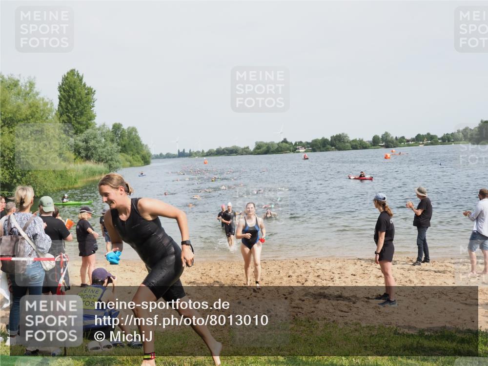 21.06.2025 - 27. Vierlanden-Triathlon MichiJ http://msf.ph/oto/8013010 15.06.2026 10:15:13 Schwimmen 480, 507, 555, 587, 597, 635 meine-sportfotos.de