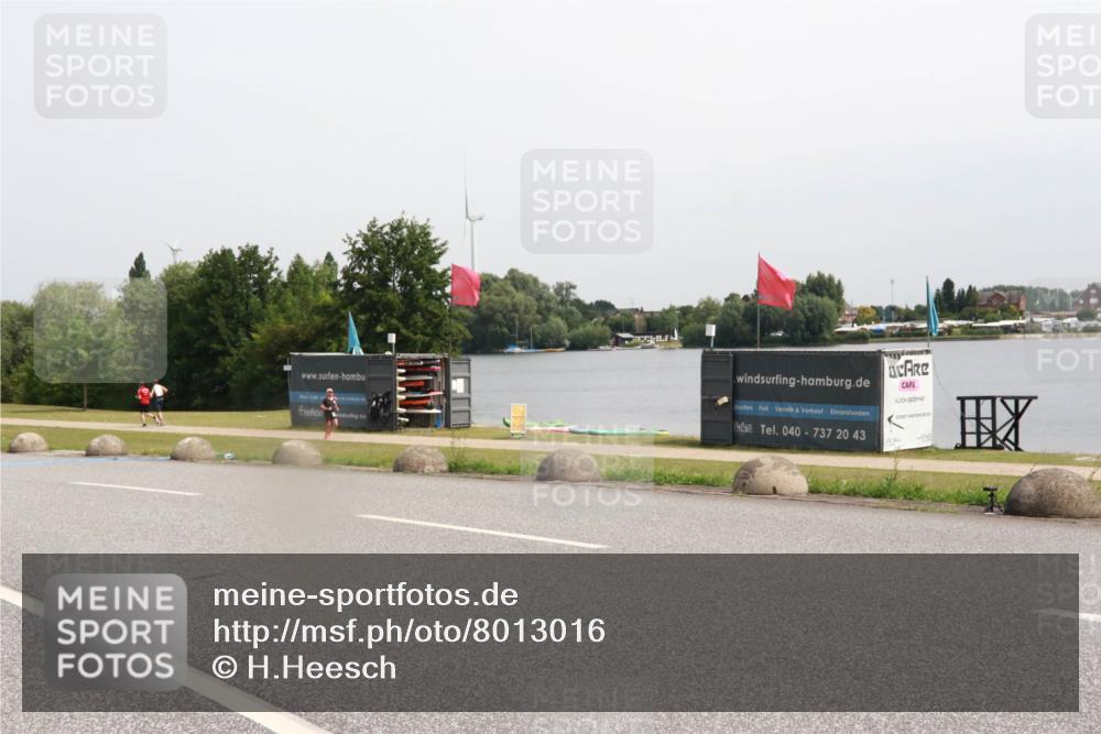 15.06.2025 - 27. Vierlanden-Triathlon H.Heesch http://msf.ph/oto/8013016 15.06.2025 11:08:47 Radfahren 619 meine-sportfotos.de
