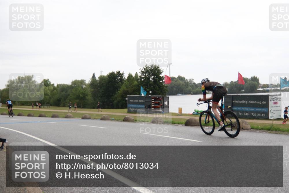 21.06.2025 - 27. Vierlanden-Triathlon H.Heesch http://msf.ph/oto/8013034 15.06.2025 13:27:38 Radfahren 1291 meine-sportfotos.de
