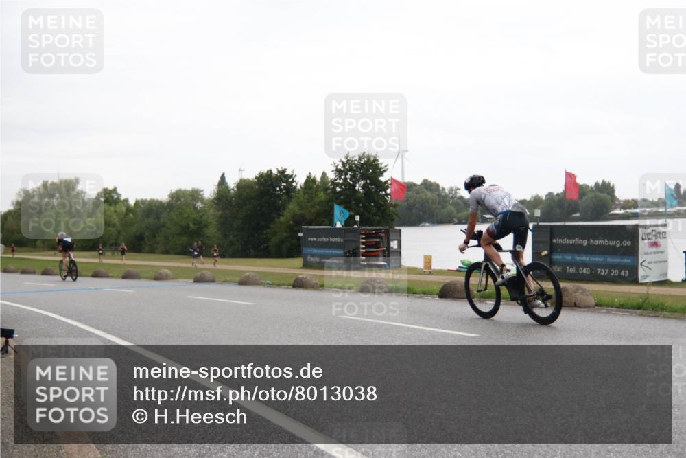 21.06.2025 - 27. Vierlanden-Triathlon H.Heesch http://msf.ph/oto/8013038 15.06.2025 13:27:40 Radfahren 1239, 1291 meine-sportfotos.de