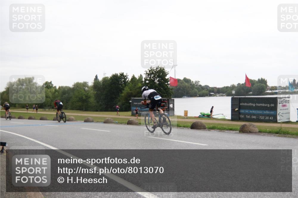 21.06.2025 - 27. Vierlanden-Triathlon H.Heesch http://msf.ph/oto/8013070 15.06.2025 13:28:00 Radfahren 1232, 1244, 1246, 1251, 1255, 1275, 1295 meine-sportfotos.de