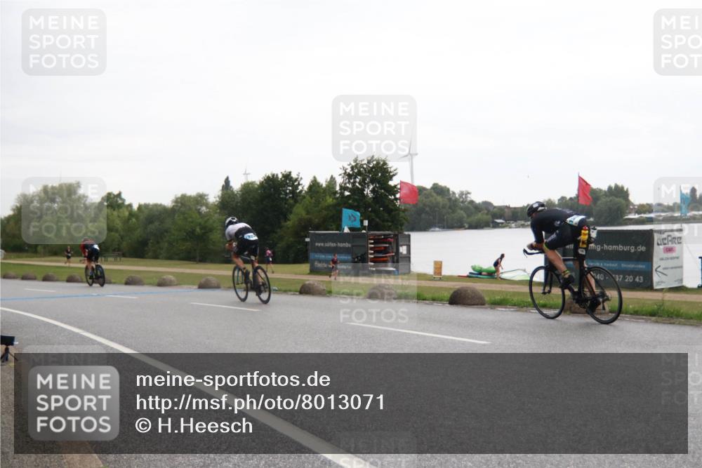 21.06.2025 - 27. Vierlanden-Triathlon H.Heesch http://msf.ph/oto/8013071 15.06.2025 13:28:00 Radfahren 1232, 1244, 1246, 1251, 1255, 1275, 1295 meine-sportfotos.de