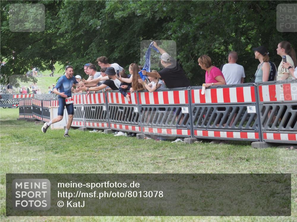 21.06.2025 - 27. Vierlanden-Triathlon KatJ http://msf.ph/oto/8013078 15.06.2025 13:09:56 Ziel 61, 159, 165, 705 meine-sportfotos.de