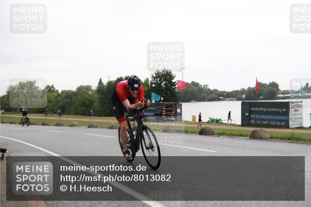 21.06.2025 - 27. Vierlanden-Triathlon H.Heesch http://msf.ph/oto/8013082 15.06.2025 13:28:03 Radfahren 1115, 1232, 1244, 1246, 1251, 1270, 1275, 1295 meine-sportfotos.de