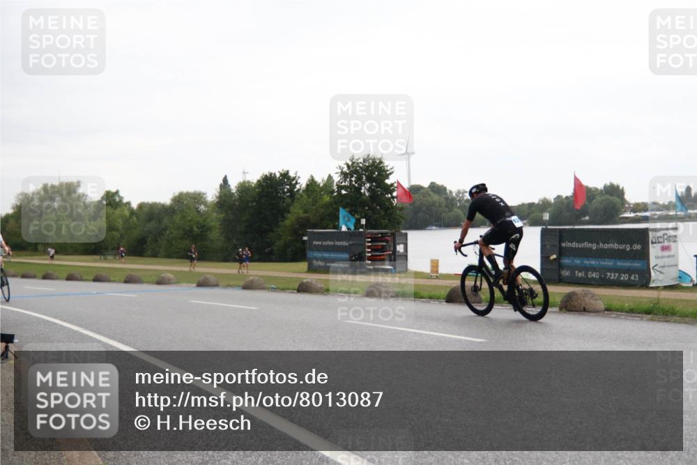 21.06.2025 - 27. Vierlanden-Triathlon H.Heesch http://msf.ph/oto/8013087 15.06.2025 13:28:09 Radfahren 1115, 1136, 1263, 1270, 1294 meine-sportfotos.de