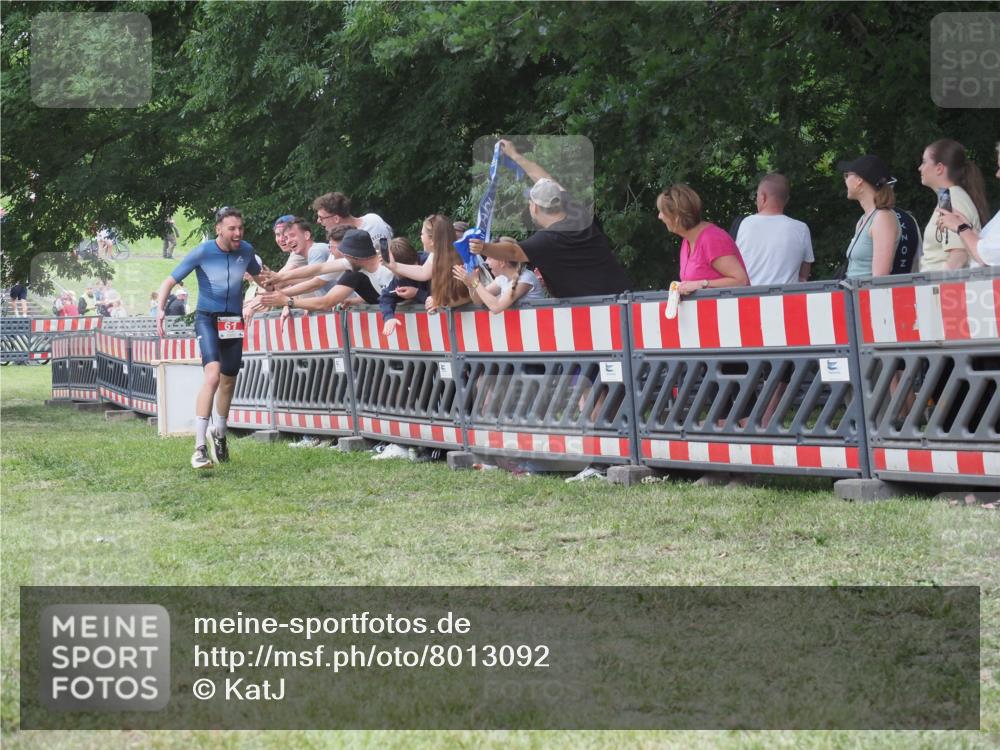 21.06.2025 - 27. Vierlanden-Triathlon KatJ http://msf.ph/oto/8013092 15.06.2025 13:09:56 Ziel 61, 159, 165, 705 meine-sportfotos.de