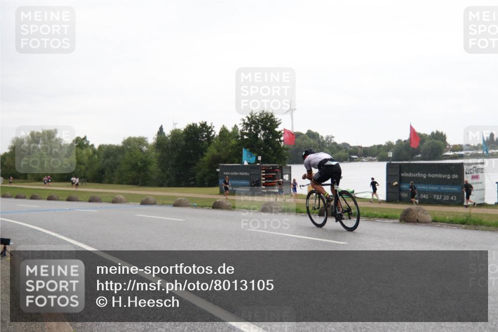 21.06.2025 - 27. Vierlanden-Triathlon H.Heesch http://msf.ph/oto/8013105 15.06.2025 13:28:14 Radfahren 1136, 1263, 1271 meine-sportfotos.de
