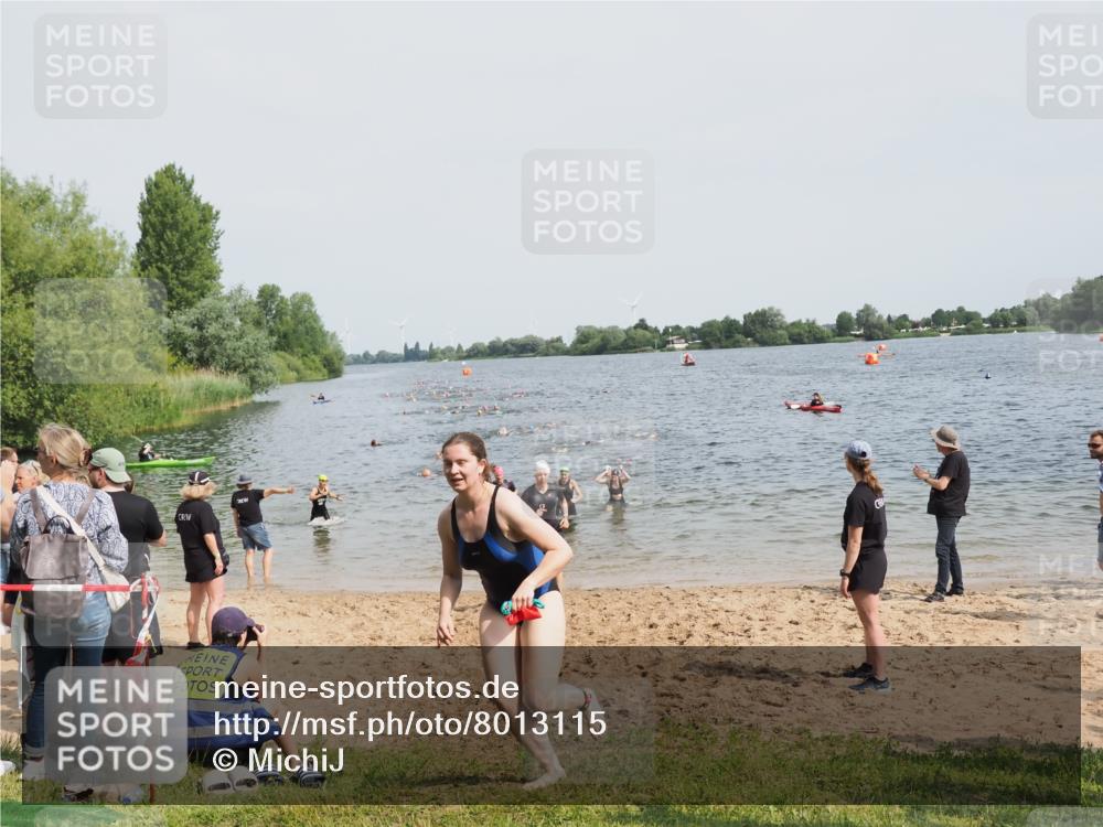 21.06.2025 - 27. Vierlanden-Triathlon MichiJ http://msf.ph/oto/8013115 15.06.2026 10:15:15 Schwimmen 480, 507, 542, 555, 579, 587, 597, 613, 635 meine-sportfotos.de
