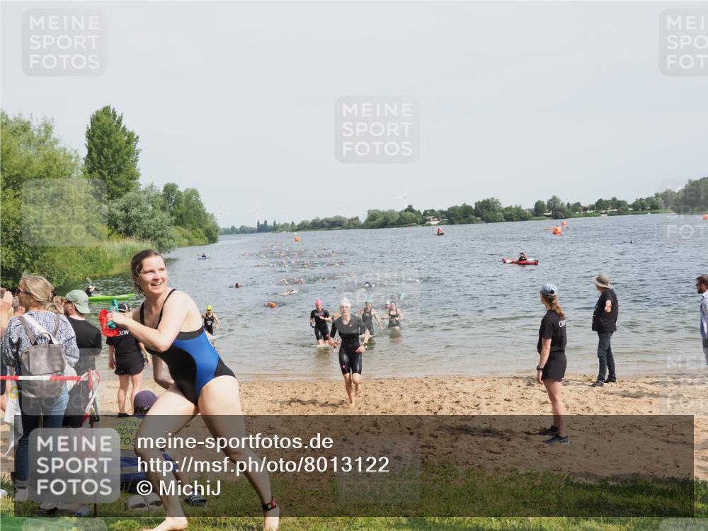 21.06.2025 - 27. Vierlanden-Triathlon MichiJ http://msf.ph/oto/8013122 15.06.2026 10:15:15 Schwimmen 480, 507, 542, 555, 579, 587, 597, 613, 635 meine-sportfotos.de