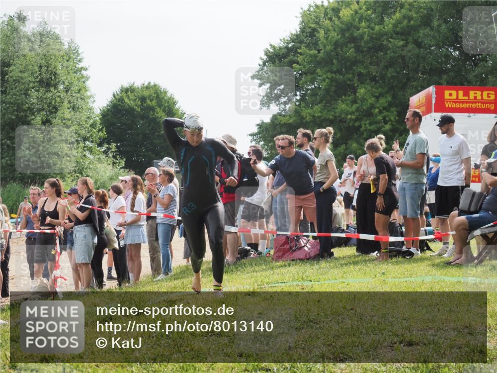 15.06.2025 - 27. Vierlanden-Triathlon KatJ http://msf.ph/oto/8013140 15.06.2025 10:14:43 Schwimmen 546, 559, 609, 615 meine-sportfotos.de