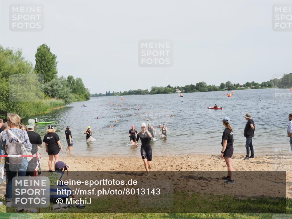 21.06.2025 - 27. Vierlanden-Triathlon MichiJ http://msf.ph/oto/8013143 15.06.2026 10:15:16 Schwimmen 480, 507, 542, 555, 579, 587, 613, 631, 635 meine-sportfotos.de