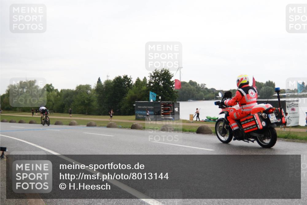 21.06.2025 - 27. Vierlanden-Triathlon H.Heesch http://msf.ph/oto/8013144 15.06.2025 13:28:32 Radfahren 1274, 1276 meine-sportfotos.de