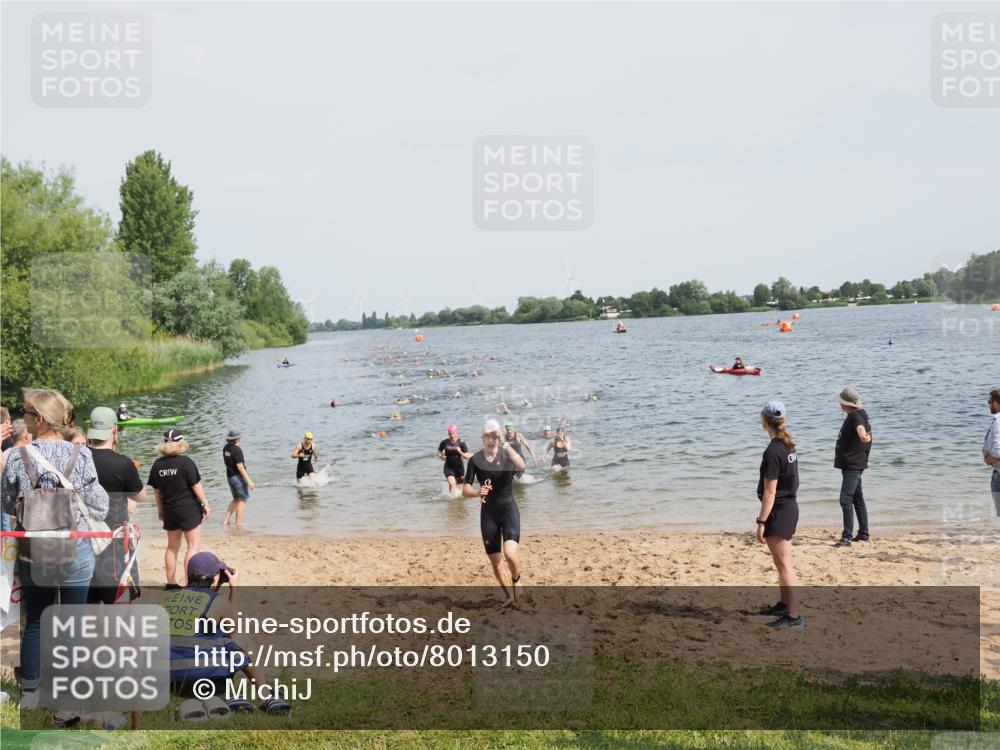 21.06.2025 - 27. Vierlanden-Triathlon MichiJ http://msf.ph/oto/8013150 15.06.2026 10:15:16 Schwimmen 480, 507, 542, 555, 579, 587, 613, 631, 635 meine-sportfotos.de