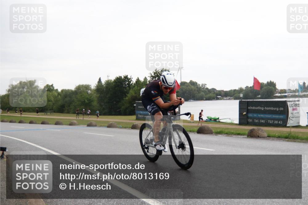 21.06.2025 - 27. Vierlanden-Triathlon H.Heesch http://msf.ph/oto/8013169 15.06.2025 13:28:39 Radfahren 1104, 1274 meine-sportfotos.de