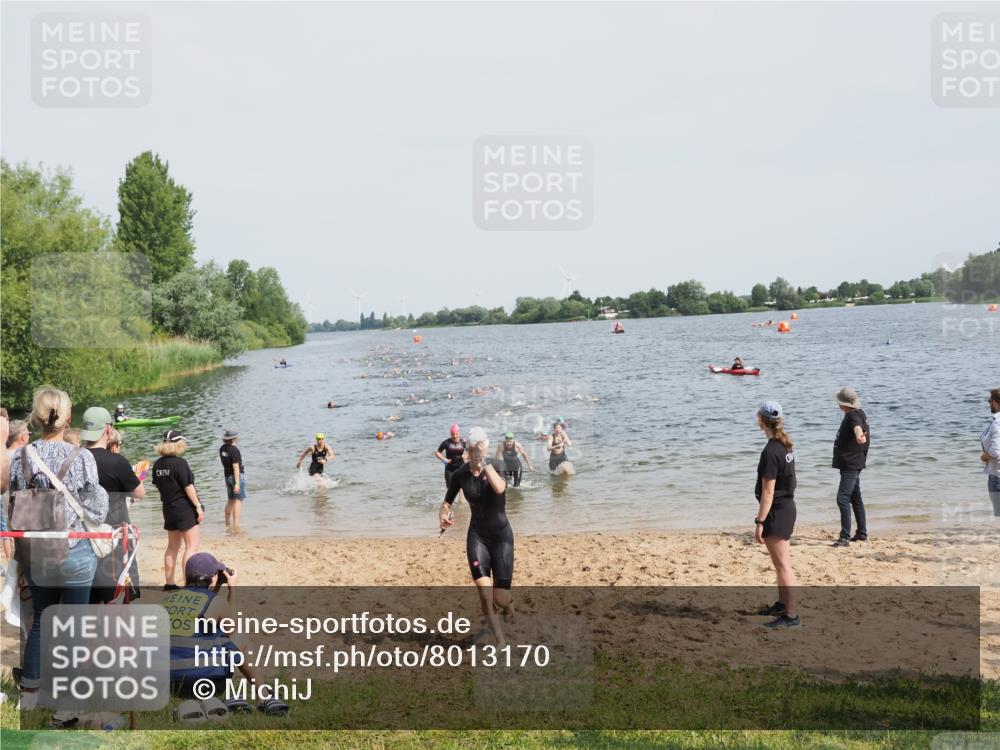 21.06.2025 - 27. Vierlanden-Triathlon MichiJ http://msf.ph/oto/8013170 15.06.2026 10:15:17 Schwimmen 480, 507, 542, 555, 579, 587, 613, 631, 635 meine-sportfotos.de