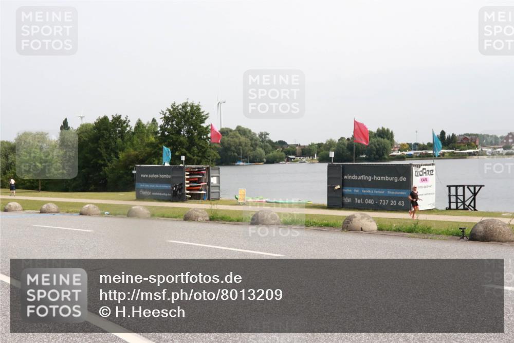 15.06.2025 - 27. Vierlanden-Triathlon H.Heesch http://msf.ph/oto/8013209 15.06.2025 11:08:53 Radfahren 643 meine-sportfotos.de