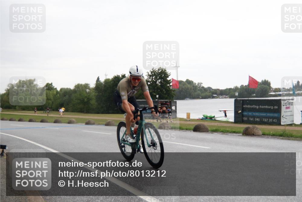 21.06.2025 - 27. Vierlanden-Triathlon H.Heesch http://msf.ph/oto/8013212 15.06.2025 13:29:10 Radfahren 1130 meine-sportfotos.de