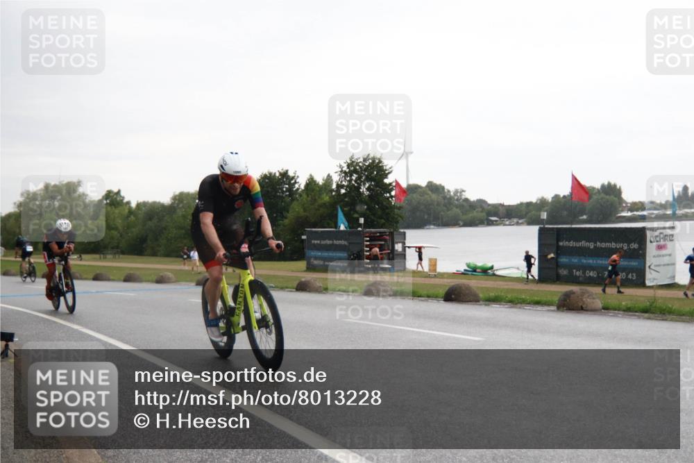 21.06.2025 - 27. Vierlanden-Triathlon H.Heesch http://msf.ph/oto/8013228 15.06.2025 13:29:16 Radfahren 1099, 1130, 1163, 1306 meine-sportfotos.de