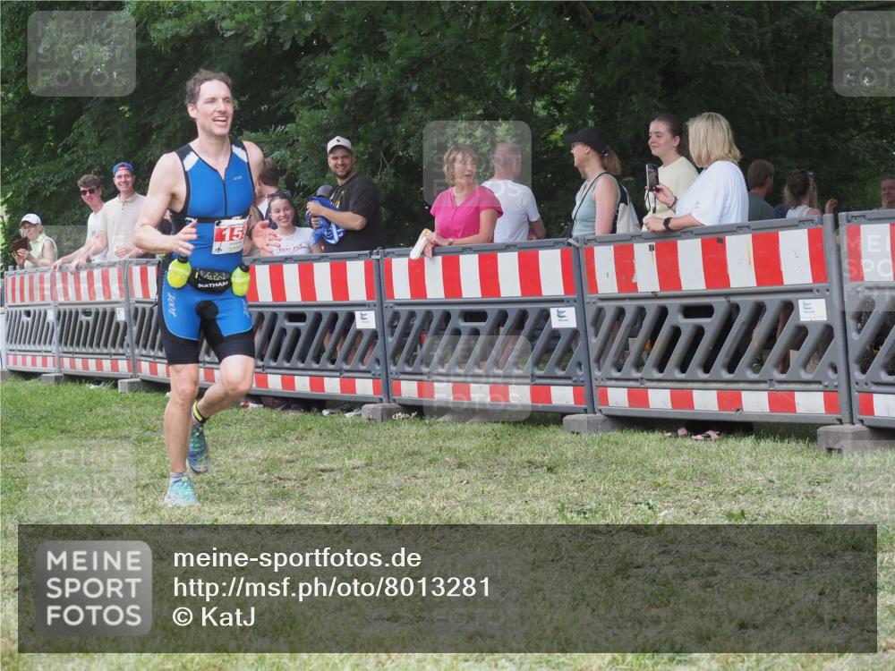 21.06.2025 - 27. Vierlanden-Triathlon KatJ http://msf.ph/oto/8013281 15.06.2025 13:10:02 Ziel 159, 165, 705 meine-sportfotos.de