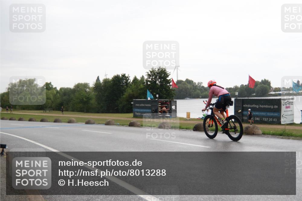 21.06.2025 - 27. Vierlanden-Triathlon H.Heesch http://msf.ph/oto/8013288 15.06.2025 13:29:34 Radfahren 1302 meine-sportfotos.de