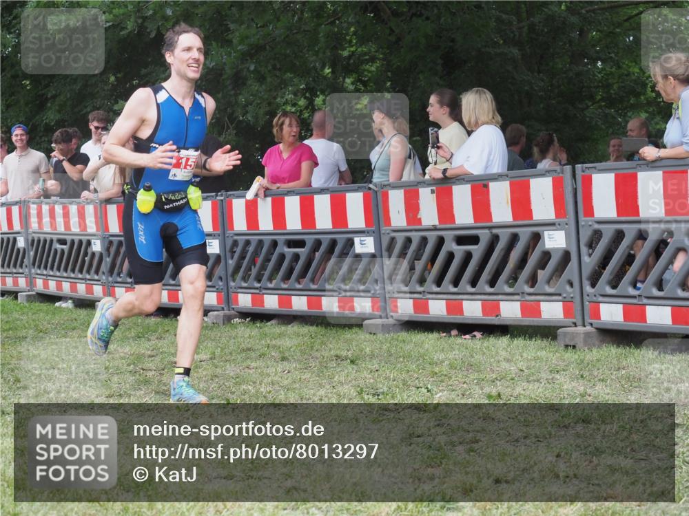 21.06.2025 - 27. Vierlanden-Triathlon KatJ http://msf.ph/oto/8013297 15.06.2025 13:10:02 Ziel 159, 165, 705 meine-sportfotos.de