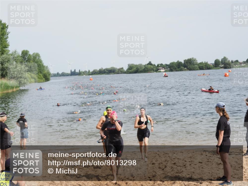 21.06.2025 - 27. Vierlanden-Triathlon MichiJ http://msf.ph/oto/8013298 15.06.2026 10:15:21 Schwimmen 507, 542, 554, 555, 579, 613, 631 meine-sportfotos.de