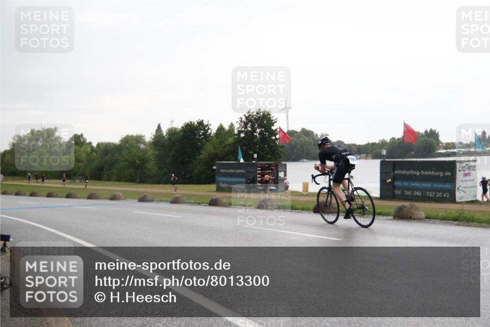 21.06.2025 - 27. Vierlanden-Triathlon H.Heesch http://msf.ph/oto/8013300 15.06.2025 13:29:43 Radfahren 1287 meine-sportfotos.de