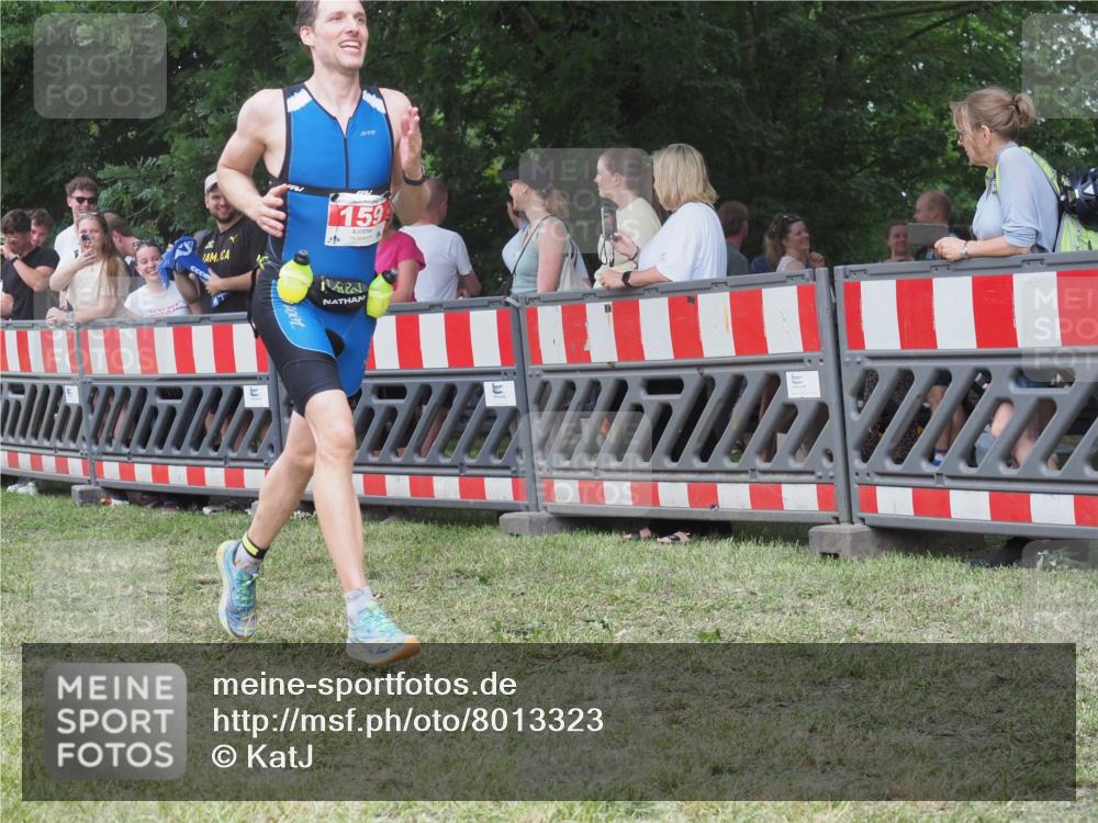 21.06.2025 - 27. Vierlanden-Triathlon KatJ http://msf.ph/oto/8013323 15.06.2025 13:10:02 Ziel 159, 165, 705 meine-sportfotos.de