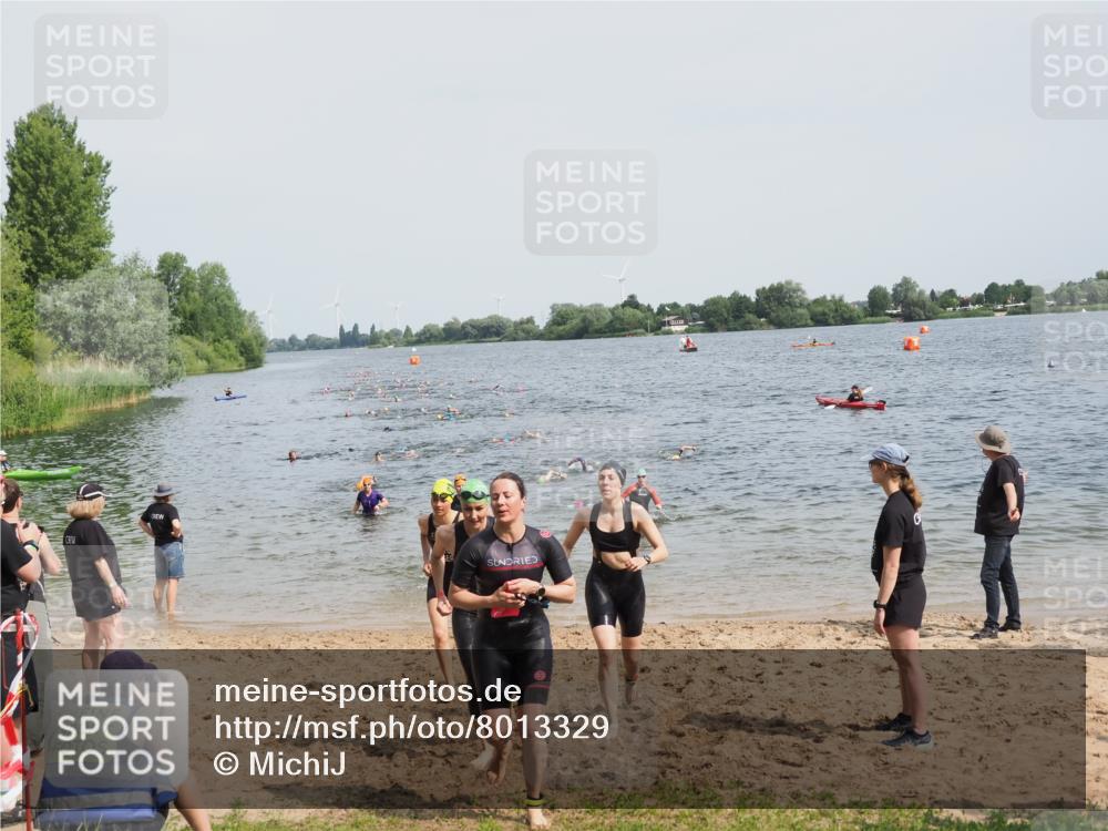 21.06.2025 - 27. Vierlanden-Triathlon MichiJ http://msf.ph/oto/8013329 15.06.2026 10:15:22 Schwimmen 507, 542, 554, 555, 579, 613, 631 meine-sportfotos.de