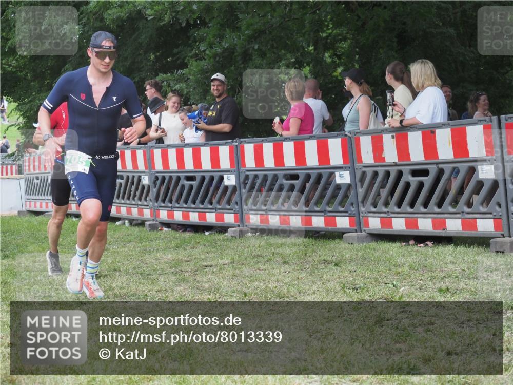 21.06.2025 - 27. Vierlanden-Triathlon KatJ http://msf.ph/oto/8013339 15.06.2025 13:10:04 Ziel 159, 165, 705 meine-sportfotos.de