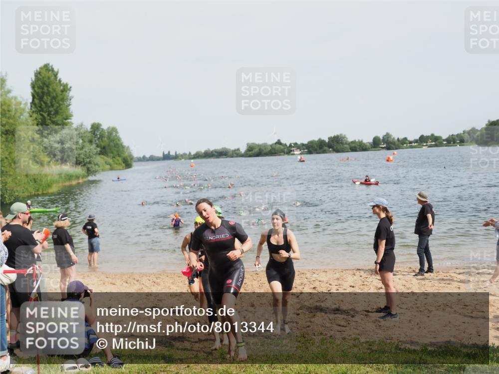 21.06.2025 - 27. Vierlanden-Triathlon MichiJ http://msf.ph/oto/8013344 15.06.2026 10:15:23 Schwimmen 507, 542, 554, 579, 613, 631 meine-sportfotos.de