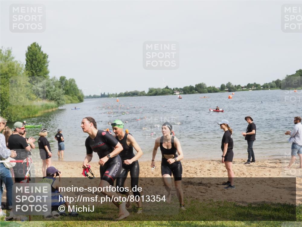 21.06.2025 - 27. Vierlanden-Triathlon MichiJ http://msf.ph/oto/8013354 15.06.2026 10:15:24 Schwimmen 507, 542, 554, 579, 613, 631 meine-sportfotos.de