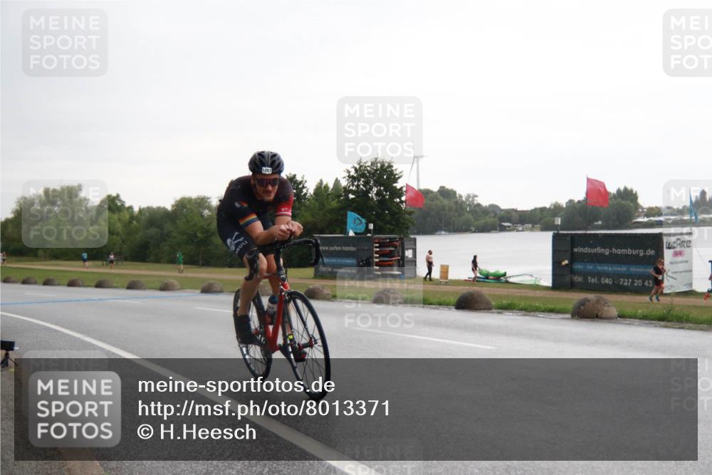 21.06.2025 - 27. Vierlanden-Triathlon H.Heesch http://msf.ph/oto/8013371 15.06.2025 13:30:19 Radfahren 1097, 1264 meine-sportfotos.de