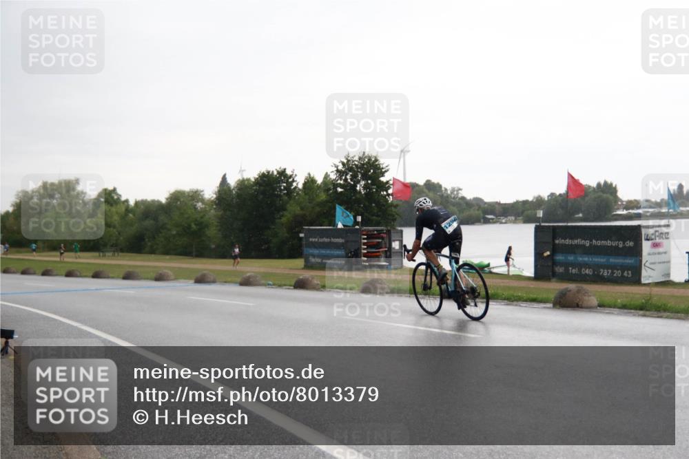 21.06.2025 - 27. Vierlanden-Triathlon H.Heesch http://msf.ph/oto/8013379 15.06.2025 13:30:26 Radfahren 1110, 1296 meine-sportfotos.de