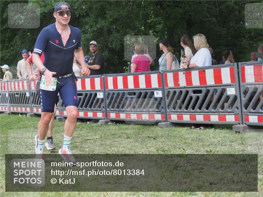 21.06.2025 - 27. Vierlanden-Triathlon KatJ http://msf.ph/oto/8013384 15.06.2025 13:10:04 Ziel 159, 165, 705 meine-sportfotos.de