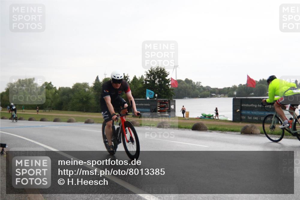 21.06.2025 - 27. Vierlanden-Triathlon H.Heesch http://msf.ph/oto/8013385 15.06.2025 13:30:28 Radfahren 1110, 1262, 1296 meine-sportfotos.de