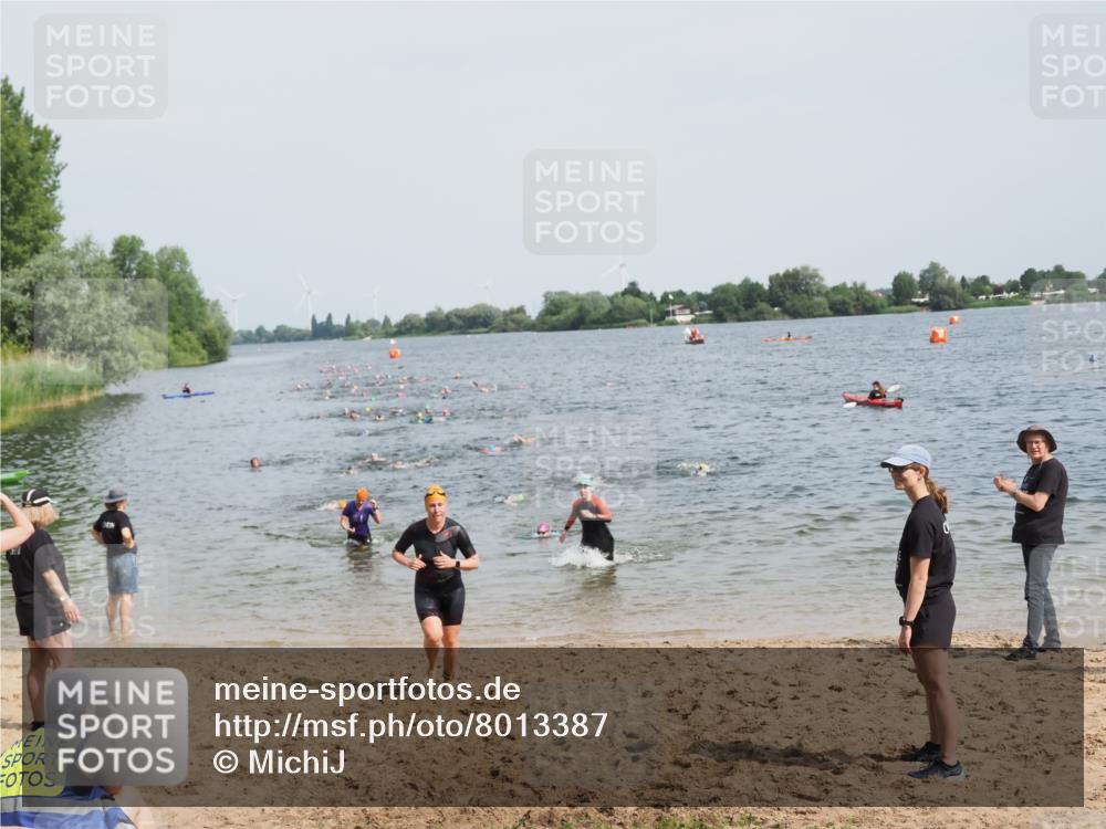 21.06.2025 - 27. Vierlanden-Triathlon MichiJ http://msf.ph/oto/8013387 15.06.2026 10:15:25 Schwimmen 508, 542, 554, 579, 613, 620, 631 meine-sportfotos.de