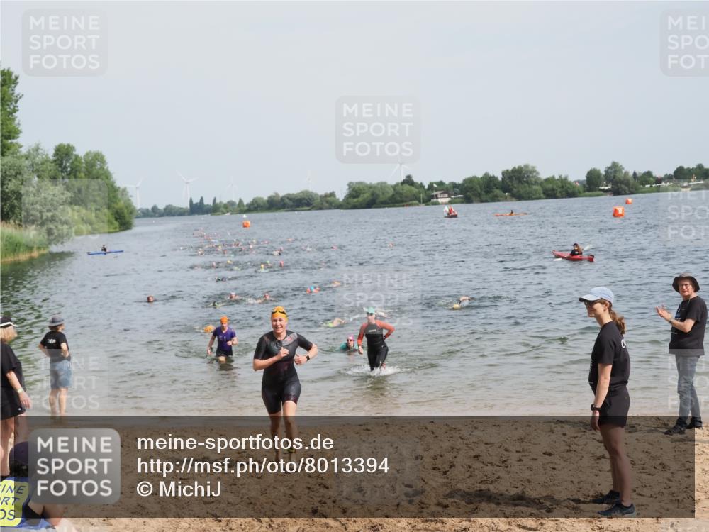 21.06.2025 - 27. Vierlanden-Triathlon MichiJ http://msf.ph/oto/8013394 15.06.2026 10:15:26 Schwimmen 508, 511, 542, 554, 579, 613, 620, 631 meine-sportfotos.de