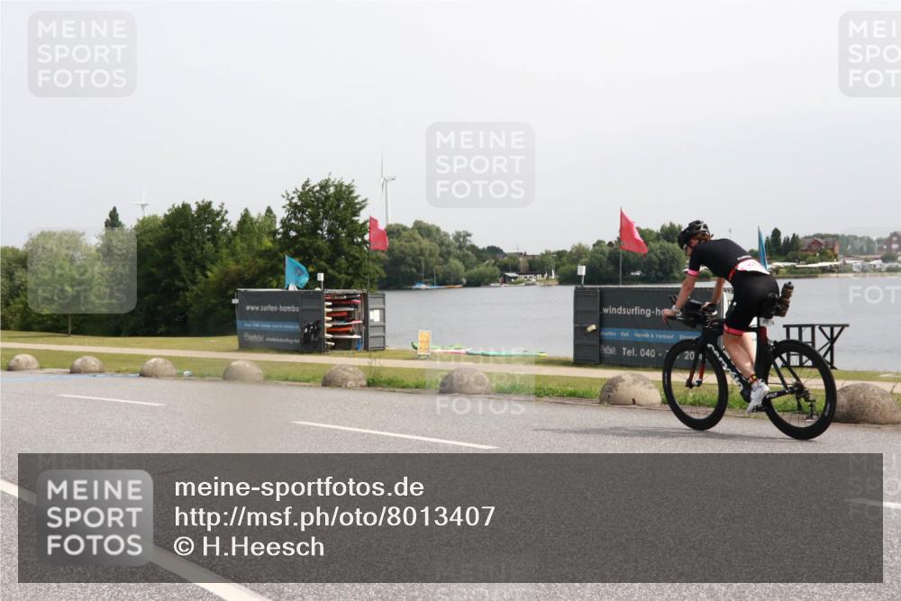 15.06.2025 - 27. Vierlanden-Triathlon H.Heesch http://msf.ph/oto/8013407 15.06.2025 11:09:01 Radfahren 516, 641, 769 meine-sportfotos.de
