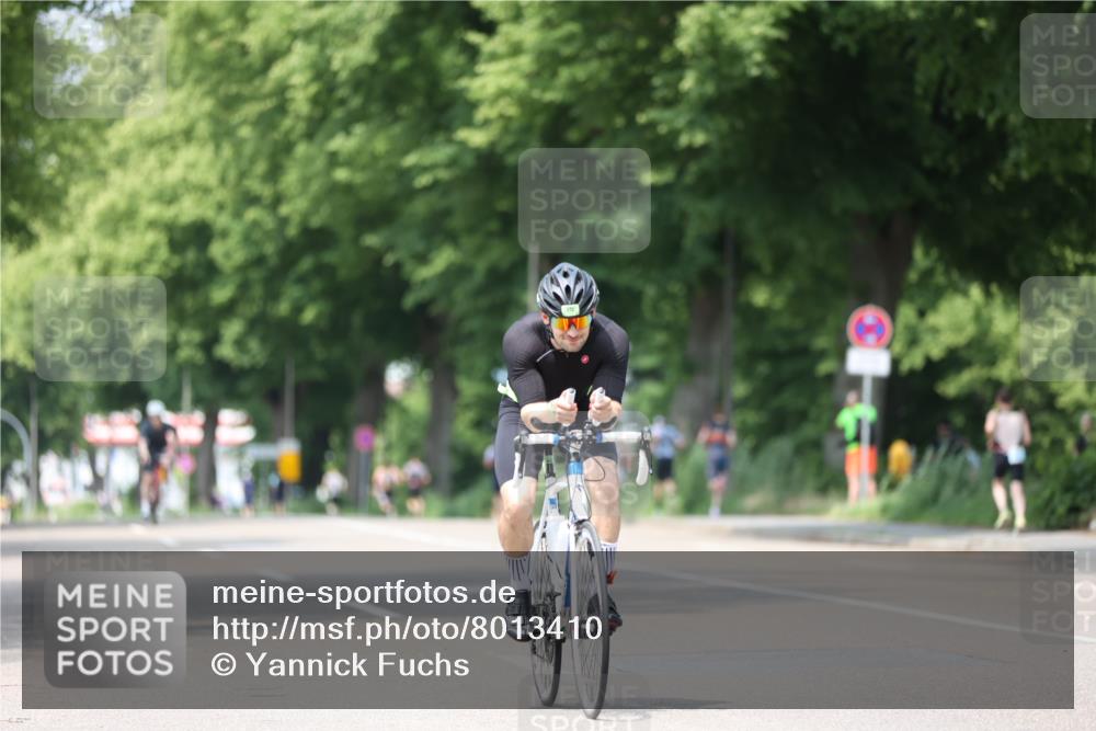 15.06.2025 - 7 Türme Triathlon Yannick Fuchs http://msf.ph/oto/8013410 15.06.2025 13:27:47 Radfahren 241, 331 meine-sportfotos.de