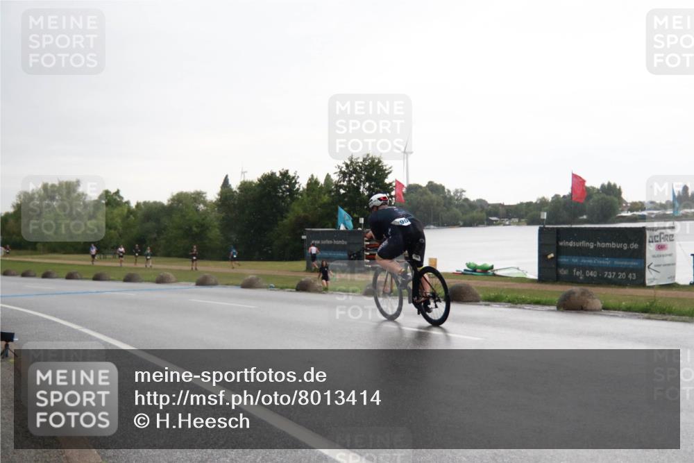 21.06.2025 - 27. Vierlanden-Triathlon H.Heesch http://msf.ph/oto/8013414 15.06.2025 13:31:02 Radfahren 1290 meine-sportfotos.de