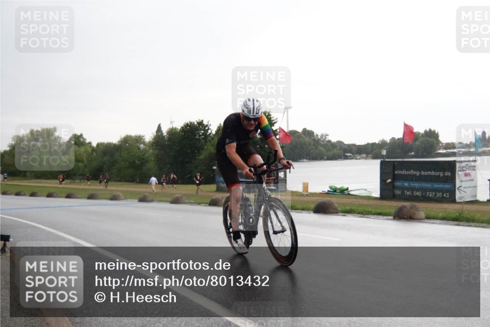 21.06.2025 - 27. Vierlanden-Triathlon H.Heesch http://msf.ph/oto/8013432 15.06.2025 13:31:43 Radfahren 1106, 1116 meine-sportfotos.de