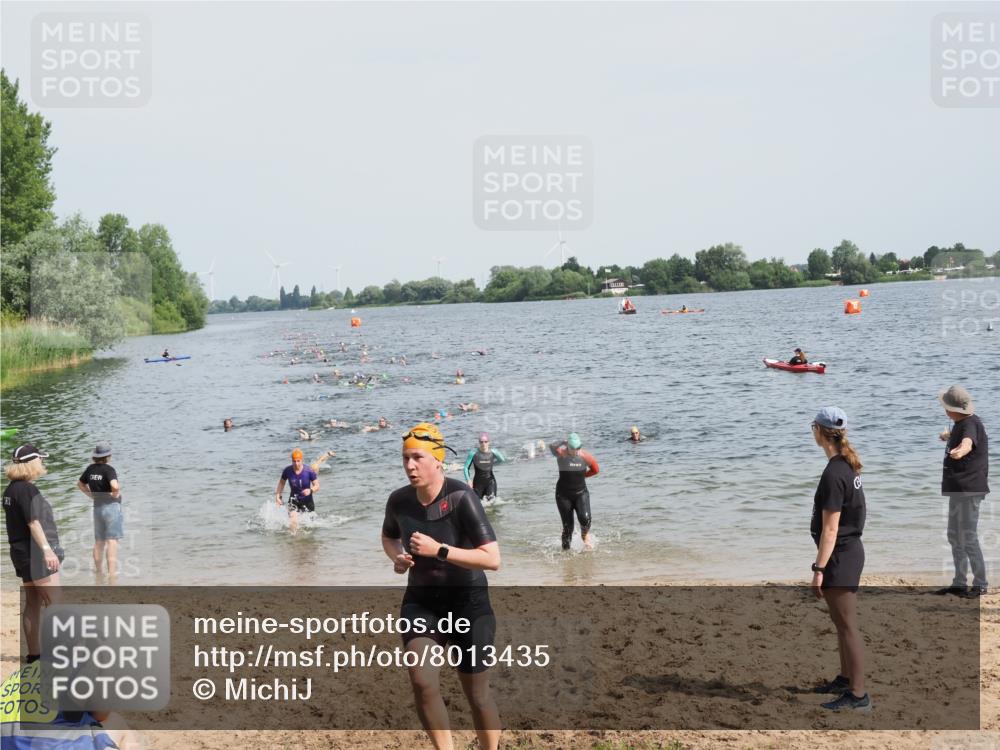 21.06.2025 - 27. Vierlanden-Triathlon MichiJ http://msf.ph/oto/8013435 15.06.2026 10:15:28 Schwimmen 508, 511, 542, 554, 579, 613, 620, 631 meine-sportfotos.de