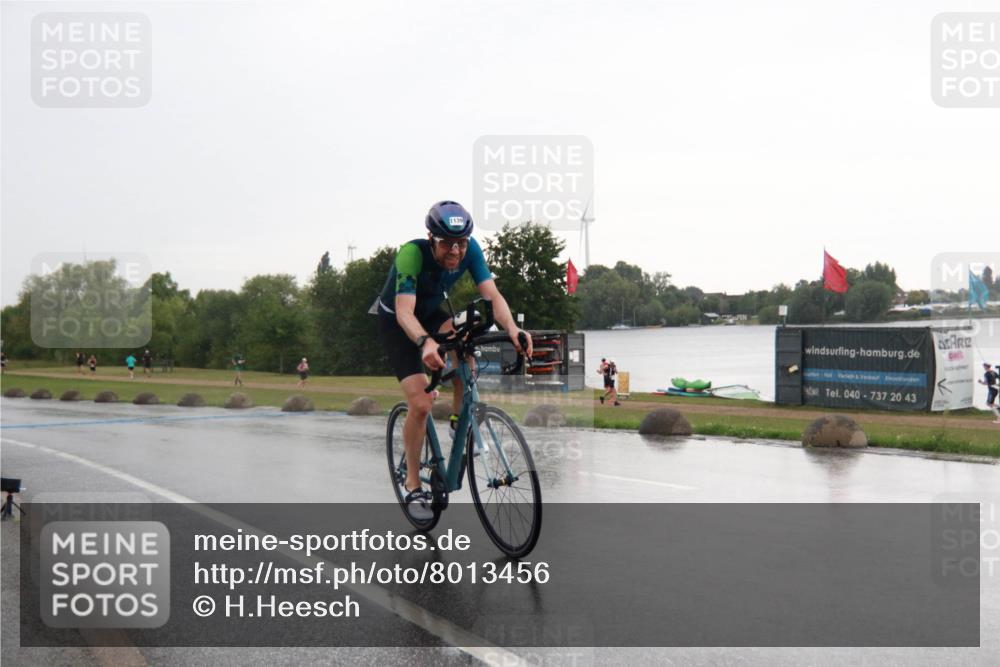 21.06.2025 - 27. Vierlanden-Triathlon H.Heesch http://msf.ph/oto/8013456 15.06.2025 13:35:57 Radfahren 1139 meine-sportfotos.de